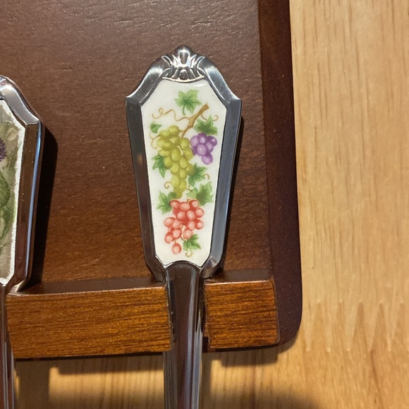 Vintage Avon Hospitality Spoon Rack and Spoon New in Box - Picture 6 of 6